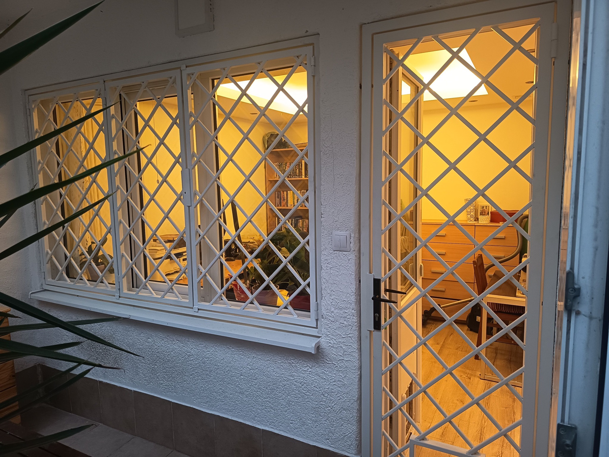 BDSTEEL biztonsági rács - egyedi ablakrács, ajtórács készítés