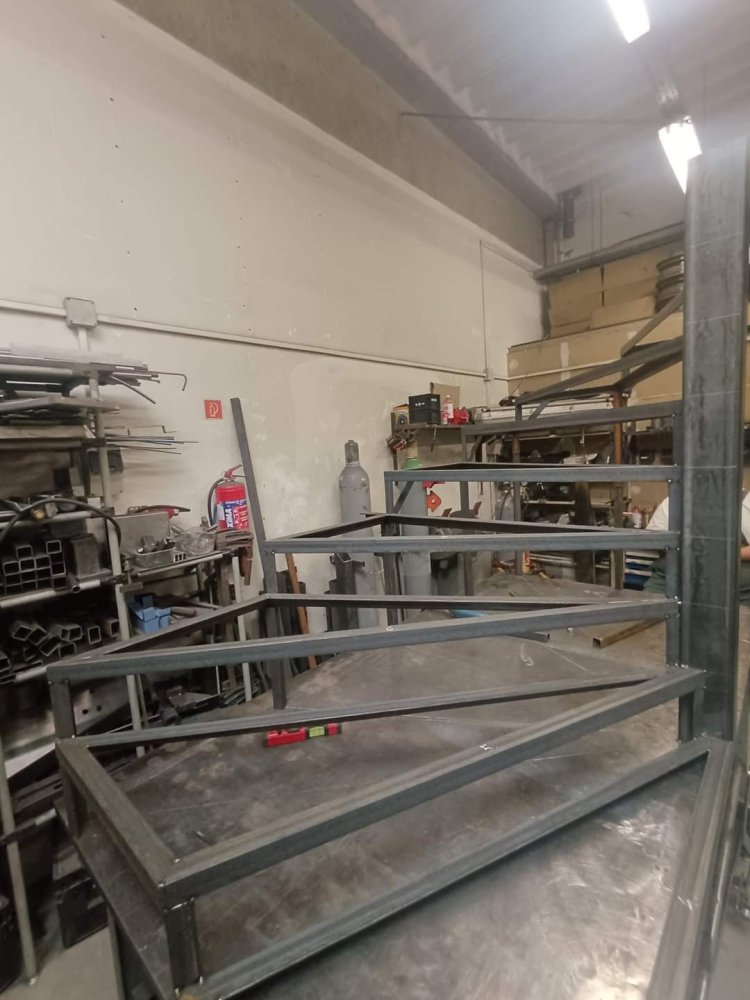 BDSTEEL munkák - lakatosmunkák, lépcsőépítés, fémszerkezetek