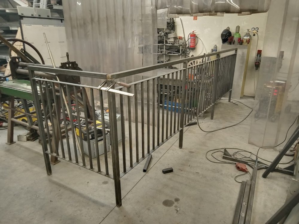 BDSTEEL munkák - lakatosmunkák, lépcsőépítés, fémszerkezetek