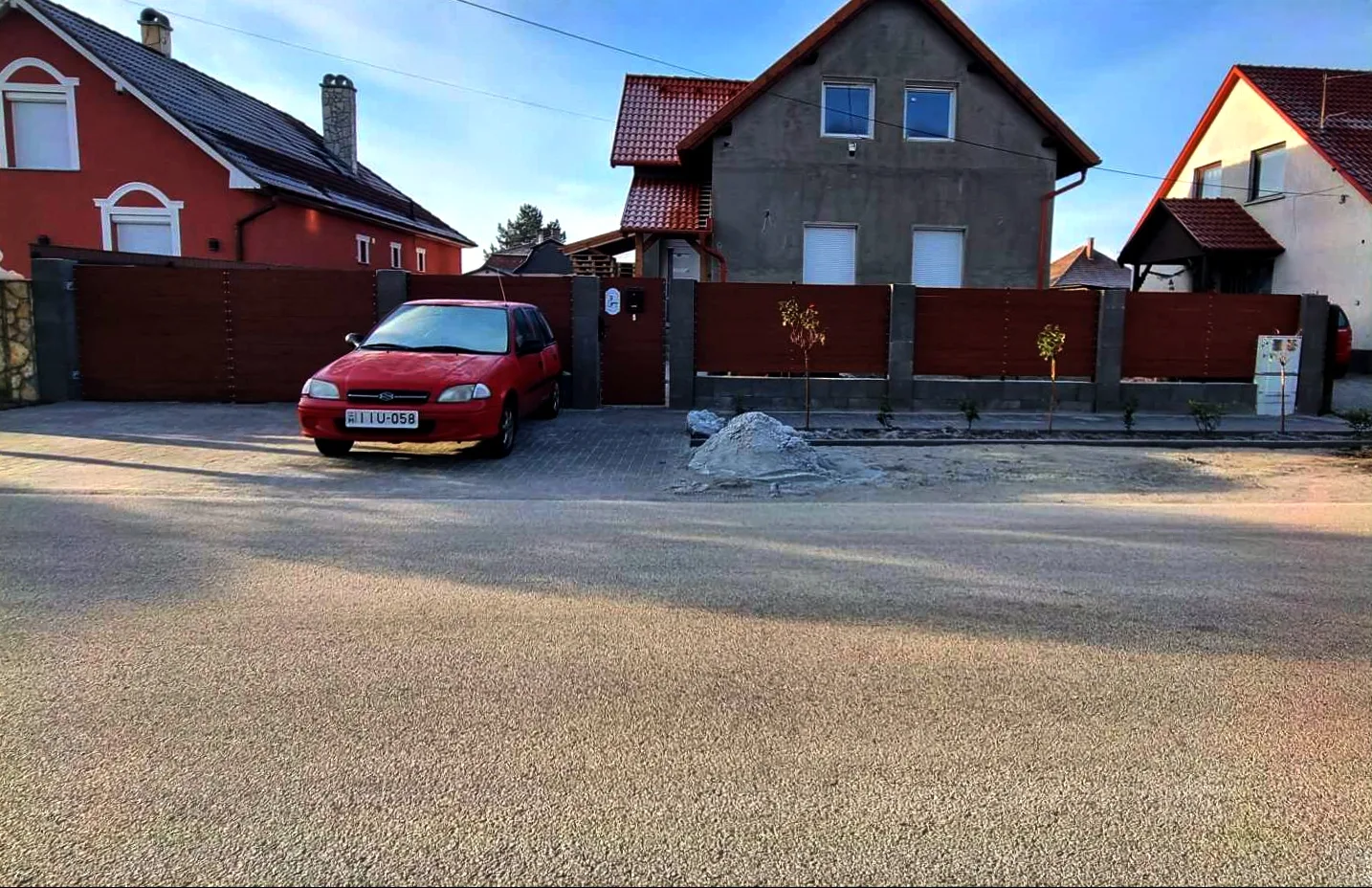 Kapuk és kerítések